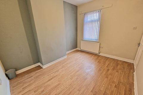 3 bedroom terraced house to rent, Beresford Street, Manchester