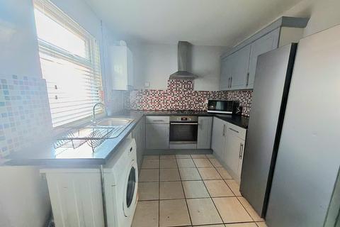4 bedroom terraced house to rent, Beresford Street, Manchester