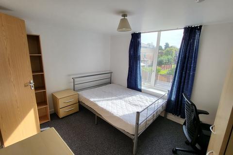undefined, House Share- Longford Place, Manchester
