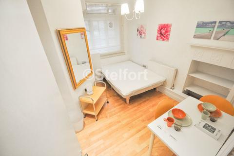 2 bedroom flat for sale, Queen Alexandra Mansions, Hastings Street, London, WC1H