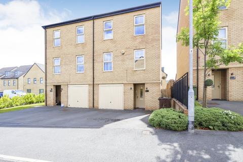 4 bedroom semi-detached house for sale, Plumpton Crescent, West Yorkshire WF10