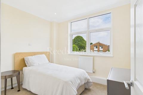 undefined, Gorringe Avenue, Dartford DA4