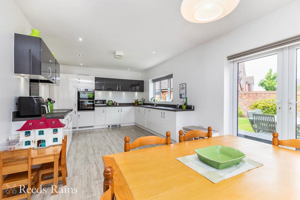 Dining Kitchen