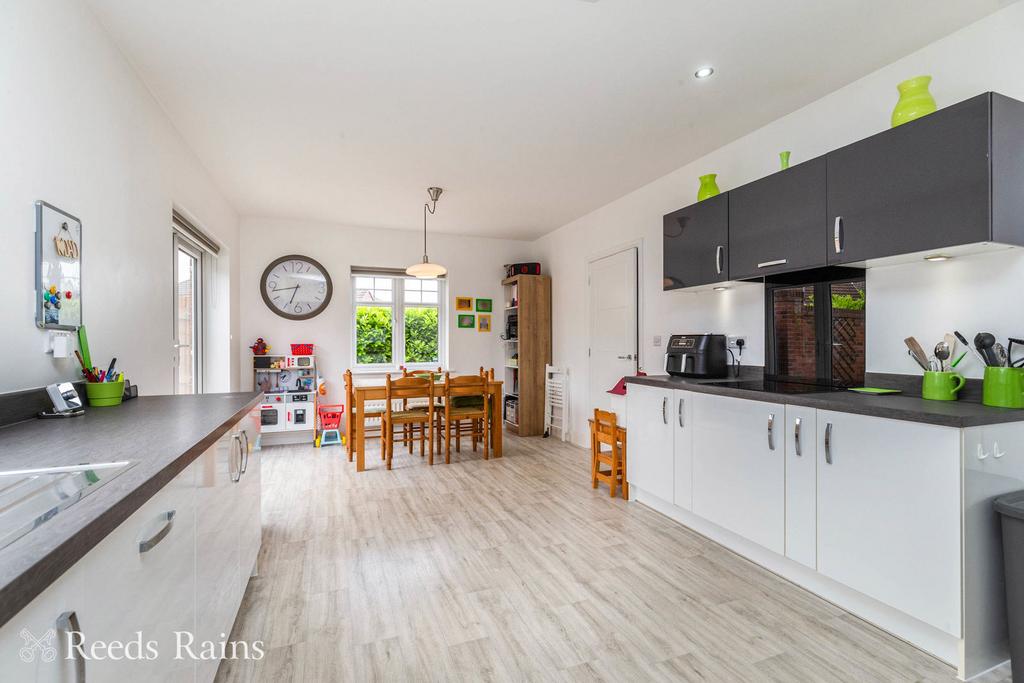 Dining Kitchen