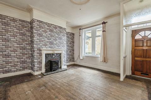 2 bedroom end of terrace house for sale, High Street, West Yorkshire WF5
