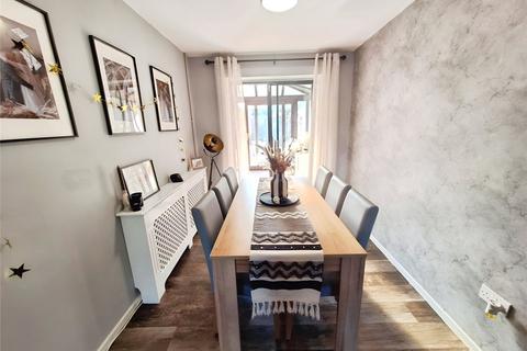 16 Thorncliffe Way, Nuneaton, CV10 0XT