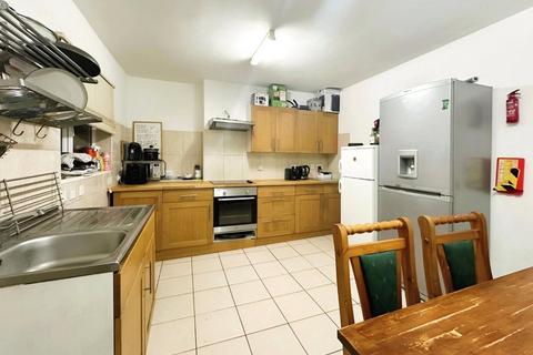5 bedroom terraced house to rent, Southampton, Hampshire SO14