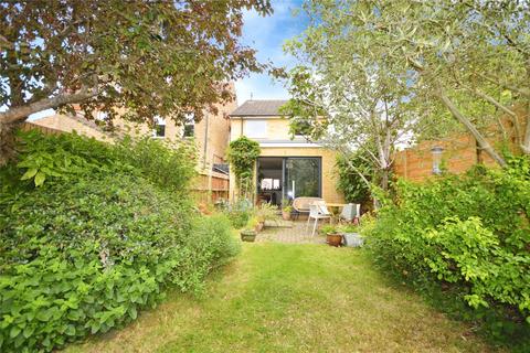 31 Cedar Avenue, Twickenham, TW2 7HD