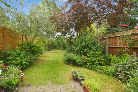31 Cedar Avenue, Twickenham, TW2 7HD