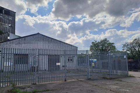 Land to rent, Shoreham Rd Upper Beeding BN44 3TX