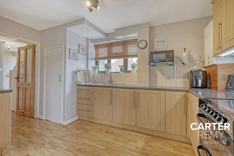 22 Bradshawe Road, Grays, RM16 2EA