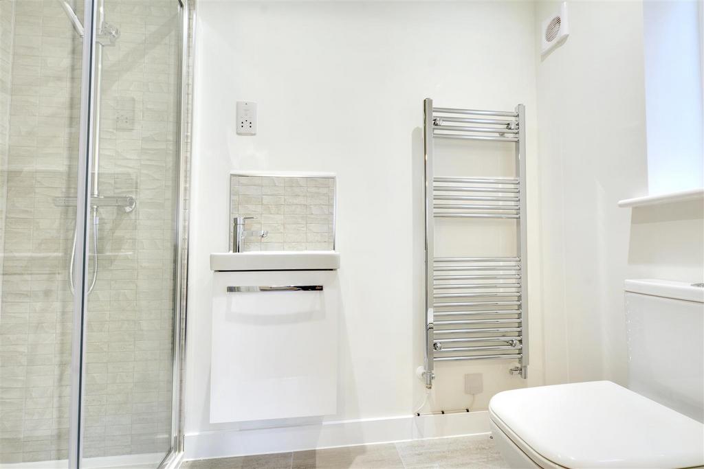 Ensuite 1.jpeg