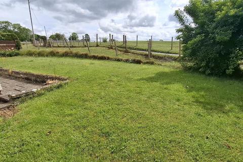 undefined, Parc Y Llan, Henllan