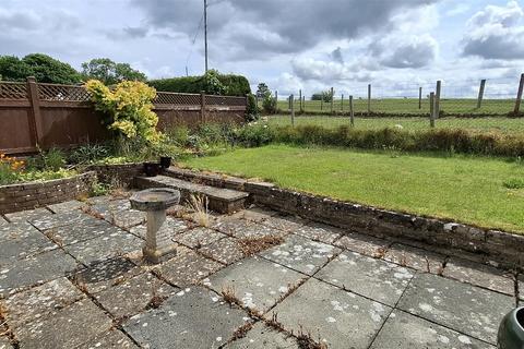 undefined, Parc Y Llan, Henllan