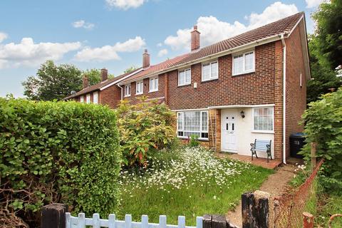 60 Dunsfold Way, New Addington, Croydon, CR0 0TL