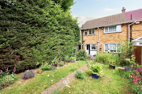 60 Dunsfold Way, New Addington, Croydon, CR0 0TL