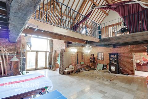 4 bedroom barn conversion for sale, Church Road, Beccles