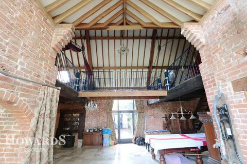 4 bedroom barn conversion for sale, Church Road, Beccles