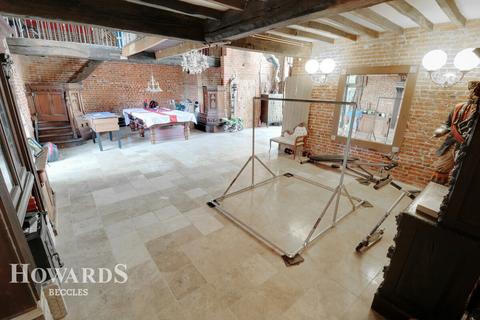 4 bedroom barn conversion for sale, Church Road, Beccles