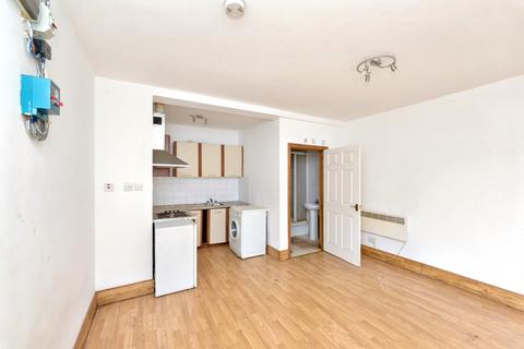 1 bedroom flat for sale, Flat 4, 23-25 Biscot Road, Luton LU3 1AH