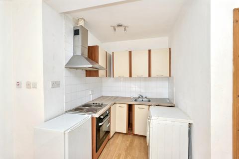 1 bedroom flat for sale, Flat 4, 23-25 Biscot Road, Luton LU3 1AH