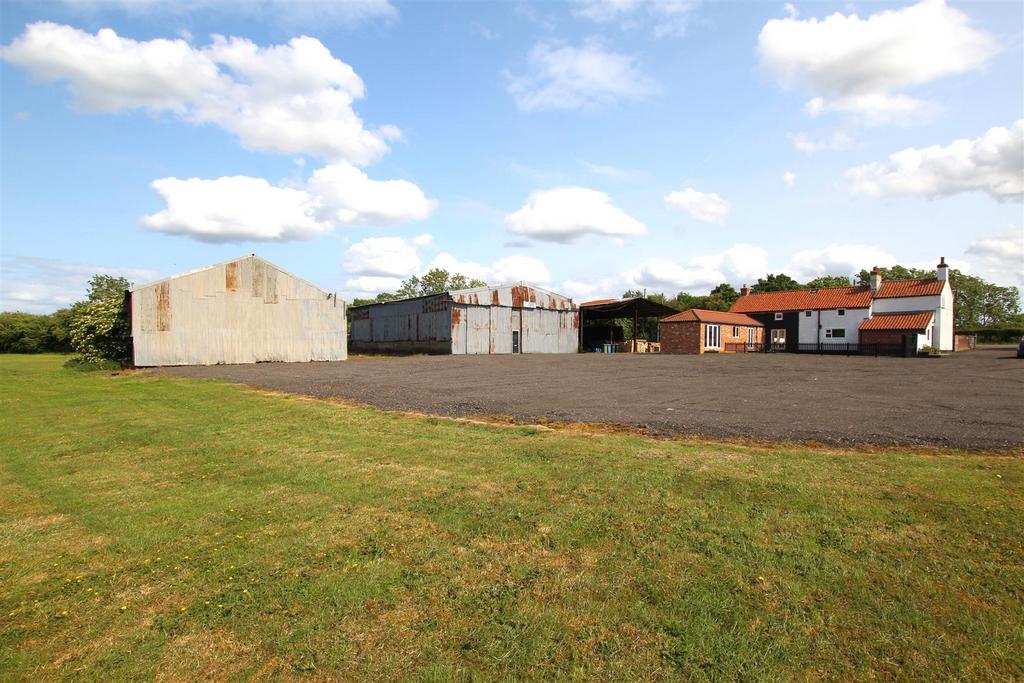 Rear Garden &amp; Parking &amp; Rear Elevation.JPG
