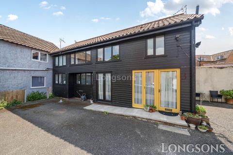 undefined, Lynn Mews, Lynn Street