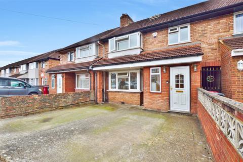 3 bedroom terraced house for sale, Warwick Avenue, Slough