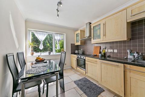 4 Mountcombe Close, Surbiton, KT6 6LJ