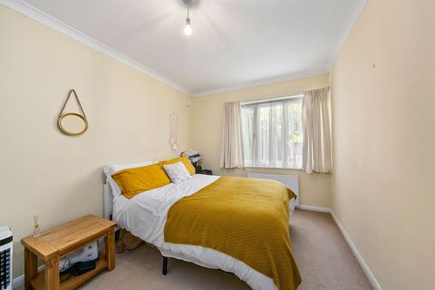 4 Mountcombe Close, Surbiton, KT6 6LJ
