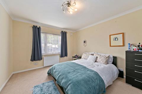 4 Mountcombe Close, Surbiton, KT6 6LJ