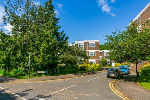 4 Mountcombe Close, Surbiton, KT6 6LJ