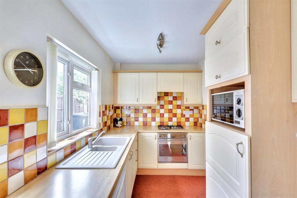 Kitchen 2.jpeg