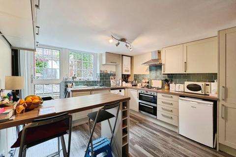 2 bedroom end of terrace house for sale, High Street, Hythe