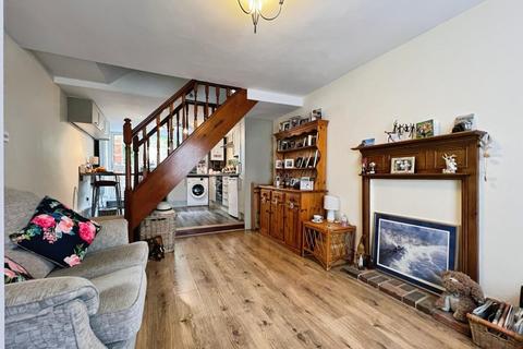 2 bedroom end of terrace house for sale, High Street, Hythe
