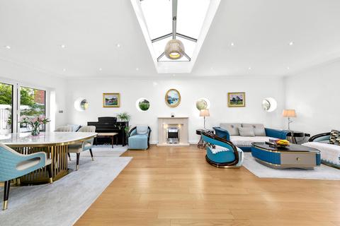 undefined, Thamesgate Close, Richmond, TW10
