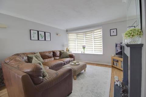 216 Falstones, Basildon, SS15 5DS