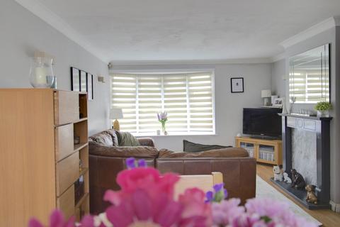 216 Falstones, Basildon, SS15 5DS