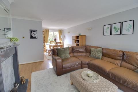 216 Falstones, Basildon, SS15 5DS