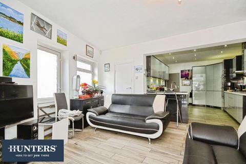 4 bedroom semi-detached house for sale, Larkfield Avenue, Kenton