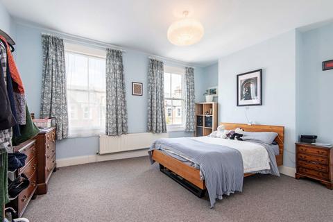 4 bedroom house for sale, Brenthouse Road, London E9