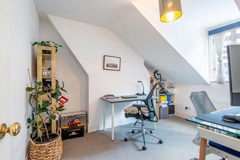 12 Brenthouse Road, London, E9 6QG
