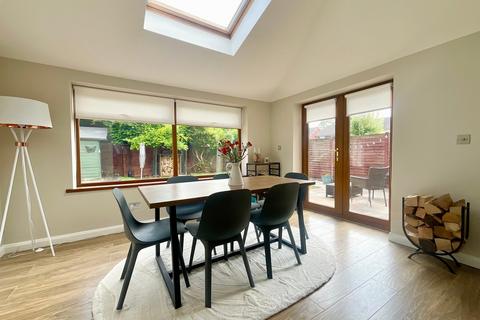 17 Barnfield, Ponthir, Newport, NP18 1TN