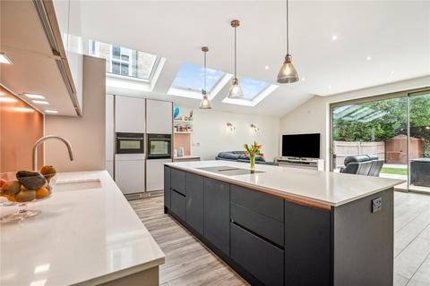 23 Wyatt Park Road, London, SW2 3TN