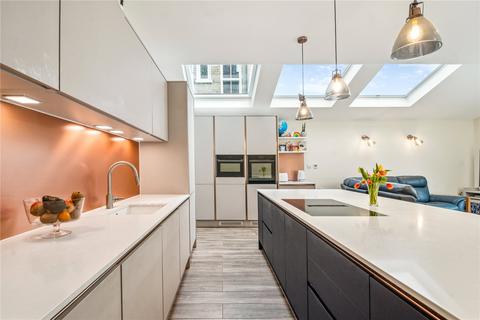 23 Wyatt Park Road, London, SW2 3TN