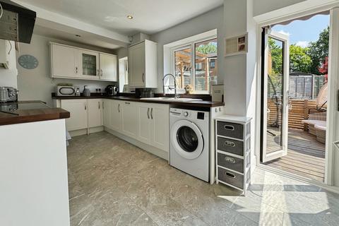 4 bedroom semi-detached house for sale, Curlew Drive, Telford TF1