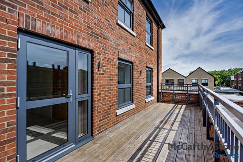 2 bedroom apartment for sale, Lancer House, Butt Road, Colchester
