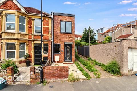 2 bedroom end of terrace house for sale, Grove Park Road, Bristol