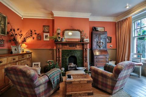 undefined, Newton House