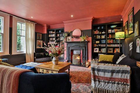 undefined, Newton House